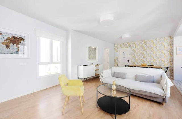 Modern T4 Malaga Centre Aceras