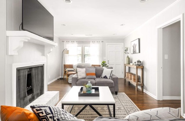 Modern Tech-Savvy Retreat with Stylish Tiny House