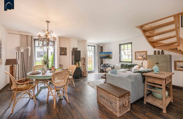 Modern vacation home in fishing village with sauna & garden - rural and quiet on U