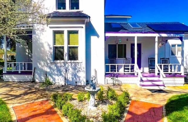 Modern Victorian! Walk Downtown W/Firepitn