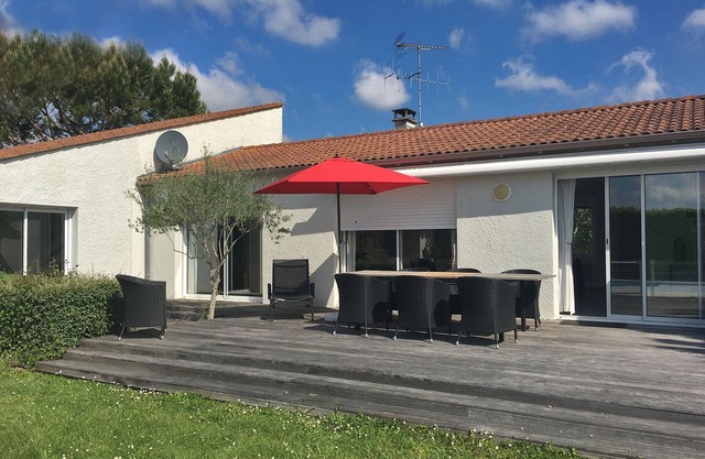 Modern Villa with Pool in Brives