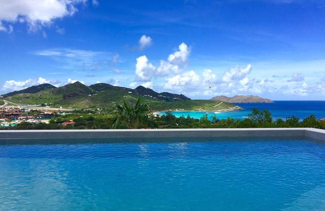 Modern Villa Suite Acajous Boasts Splendid Views !