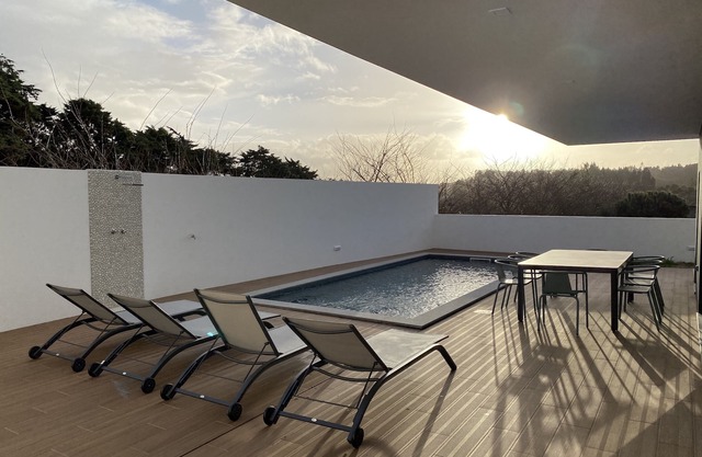Modern Villa with pool in Obidos