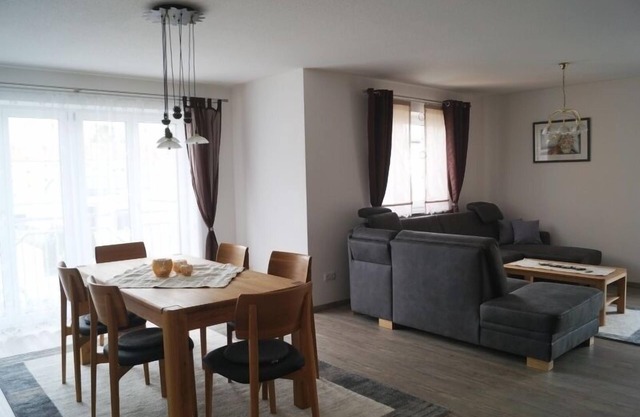 Moderne Neubauwohnung (105 m2) in Weiden mit 60 m2 großer Dachterrasse