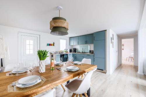 modernes Ferienhaus Sonnendeck 70 QM I Strandnah I Terrasse I 2 Schlafzimmer I Nähe Werbellinsee