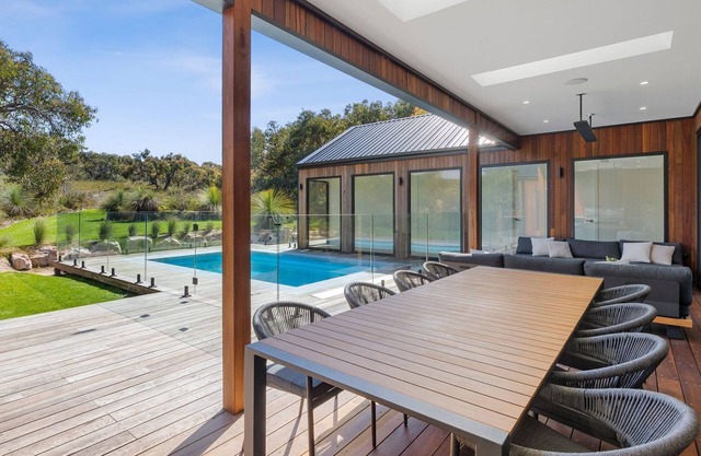 Moggs Creek Luxury Escape - Luxurious Family Getaway