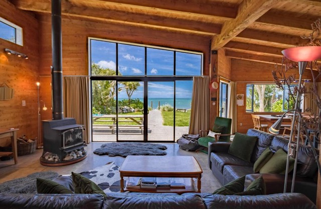 Mohua - Pakawau Holiday Home