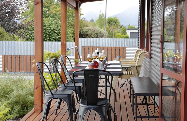 Mokonui Cottage - Te Anau Holiday Home