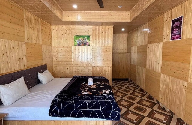 Moksha Cafe & Cottages: Your peaceful escape with stunning Kasol views!" 4