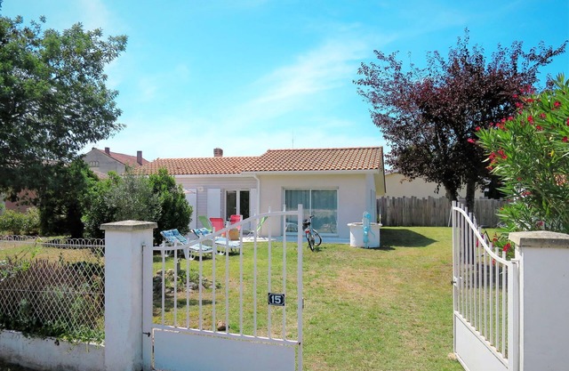 Mon Poussin by Interhome