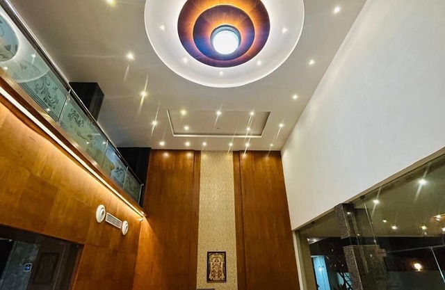 Monarch Express, Sri City