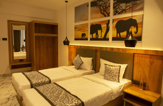 Monarch Montvert Rabale