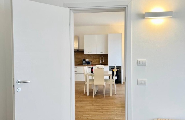 Moniga's home holidays: 1 minute from the medieval Castle and 1km to the beach