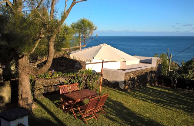 Monserrate - Galera Cottage Guest accommodation in Caloura