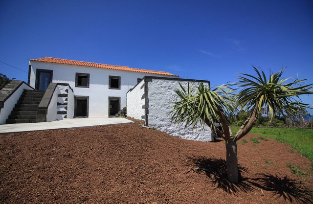 Mont Blanc Pico Island Sea