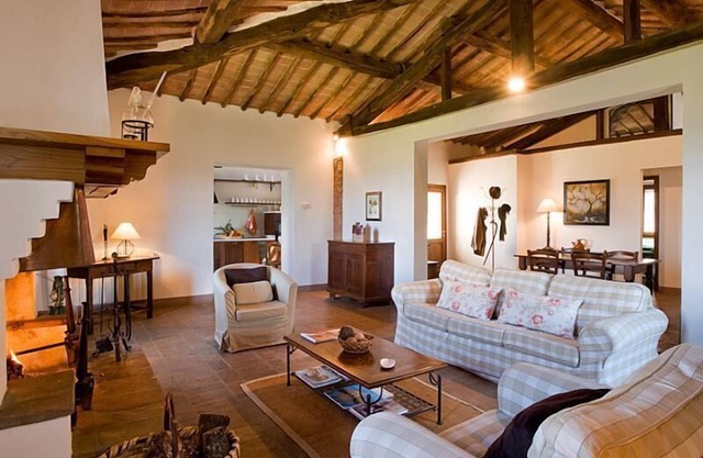 Montestigliano, an authentic farmhouse in the heart of Tuscany, is an oasis of peace and beauty that offers its guests refined residences and an enchanting view