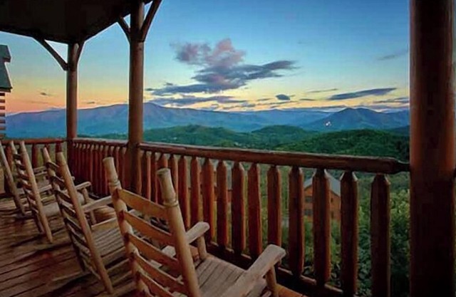 Moonlit Mountain Top | Views, Hot Tub, Game Room, Sleeps 8!