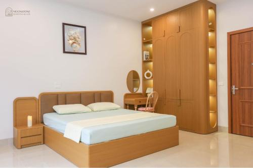 Moonstone Homestay & Cafe - Vinhomes Ocean Park 2