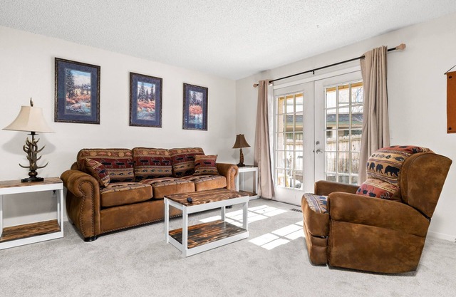 Moose Meadows Close to Airport, centrally located ; private entrance