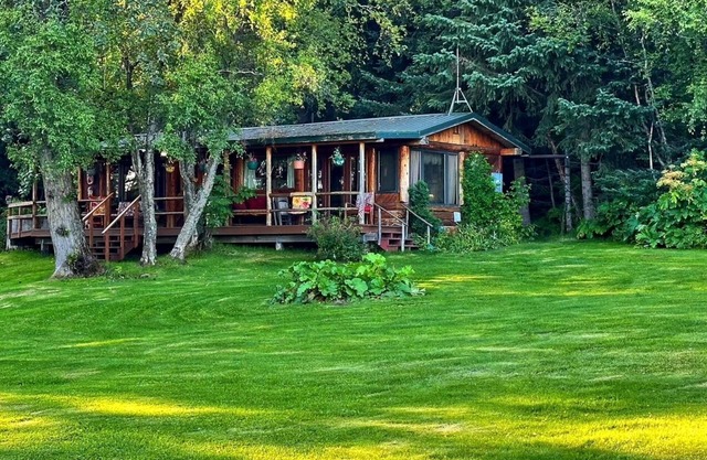 Moose Twin Cabins.