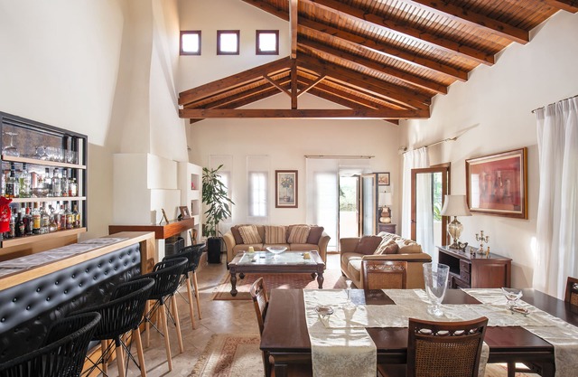 Moraiti House - Spacious Villa near Corfu city *