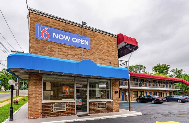 Motel 6 Elmsford, NY - White Plains
