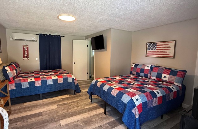 Motel at KY Lake. Stars & Stripes.
