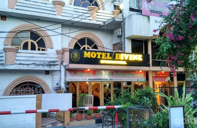 Motel Divine International