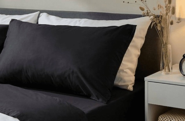 Motel in St-Pamphile with private rooms with 1 to 2 queen beds.