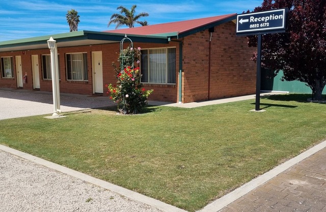 Motel Unit, 1 Street back from the beach with tidal pool