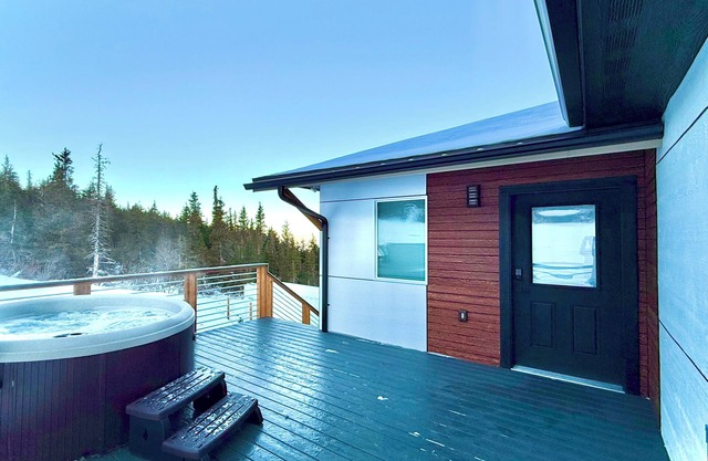 Mountain Home with Hot Tub in Bear Valley