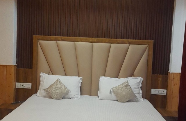 Mountain Mist By Ebony Stays – Spacious 4BHK Luxury Homestay in Kasauli Hills