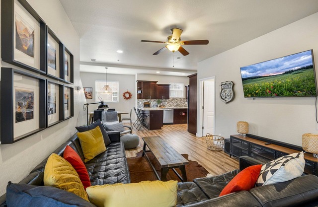Mountain Peaks Getaway | 4BR/4BA | Pet-Friendly | Central AC | Near Downtown & Trails
