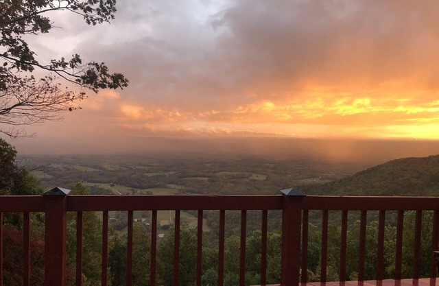 Mountain Top Retreat With Panoramic Views Just Off The Blue Ridge Parkway!