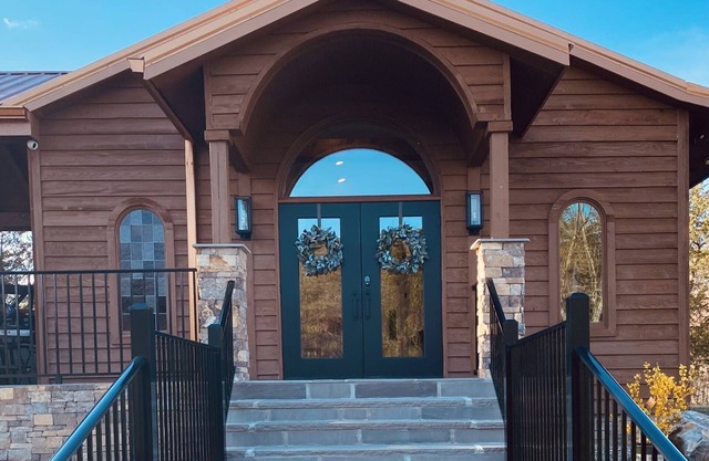 Mountain Valley Revival - Brand New Renovations, Close To Town, Panoramic Mountain Views!