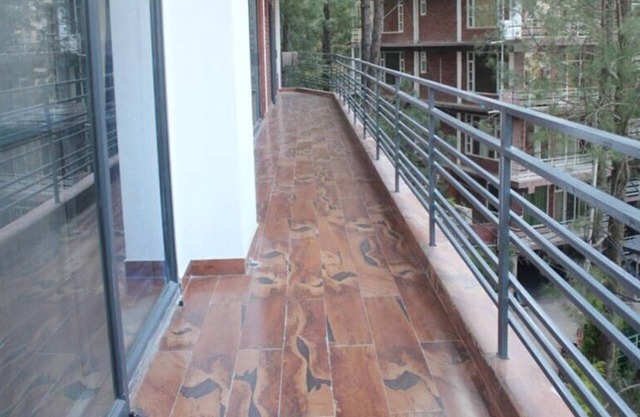 Mountain & Valley View Luxury 2 BHK Kasauli