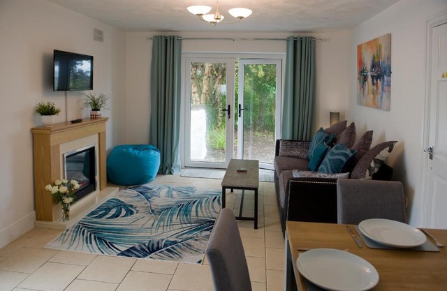 Mountain View Apartment - short drive to beaches