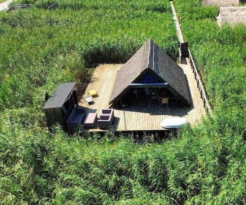 Mountains and Lakes - Romantika 5 Beach Bungalow