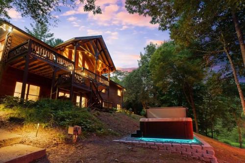 Movie Theater Waterfront HotTub Games 2Decks Views