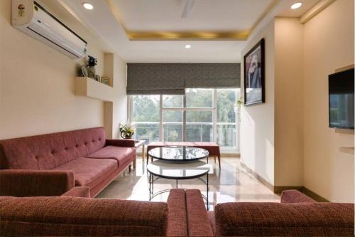 MOYDOM 3 BHK Appartment Opp NFC (Parties allowed)
