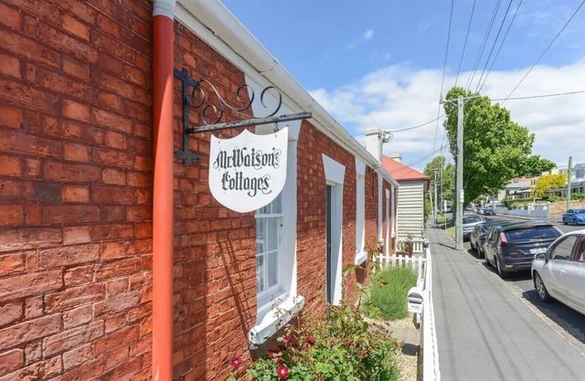 Mr Watson's Cottage in Battery Point