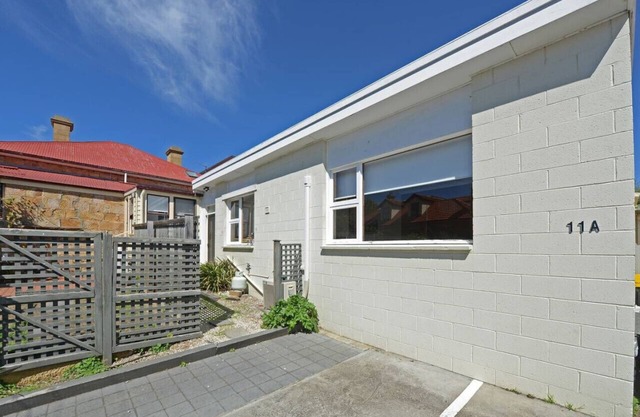 Ms Sophia's Studio Apartment - Historic Battery Pt