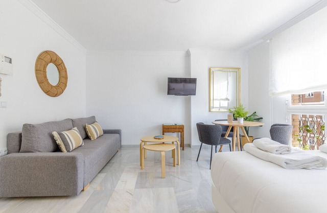 Muelle Uno Studio with Sea View