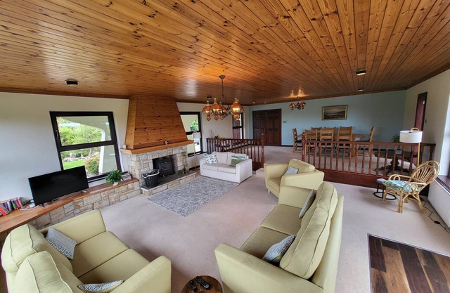 Mullaghmore Holiday Home - Lush Gardens with Sea Views