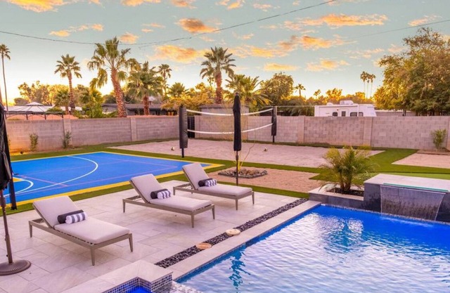 Multi-Million$ Resort Oasis w/Pickleball+VolleyballCourt+Bocce Ball Court+Golf