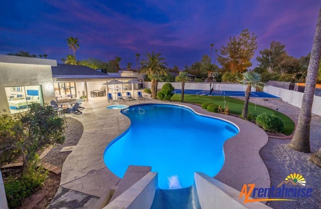 Multimillion $ ResortVilla+Waterslide+Pickleball Court+Puttting green+spa+gameroom