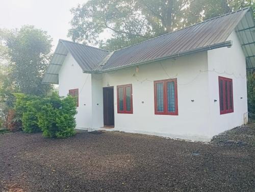 Munnar Hills And Mist Views
