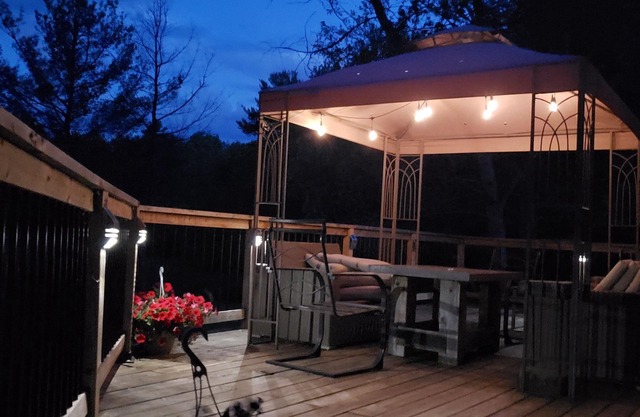Muskoka Lakehouse Retreat - Family Friendly with Sandy Beach on Three Mile Lake