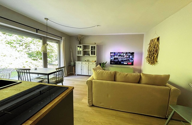 My-Happy-Place - Netflix - Parking space - Terrace