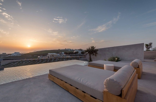 My Rental Homes - Thera Princess with private pool, gym and sea view